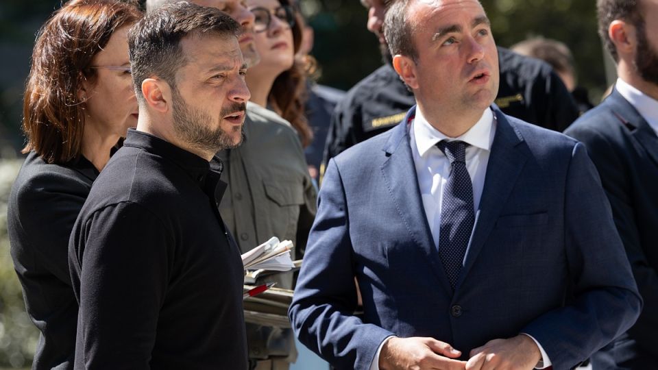 «Проклятие Зеленского»: Военкор Коц прокомментировал отставку премьера Франции Лекорню