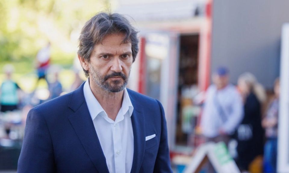 Поставки Словакии по 14-му пакету помощи Украине носят исключительно гуманитарный характер и не включают передачу вооружений, заявил министр обороны страны Роберт Калиняк