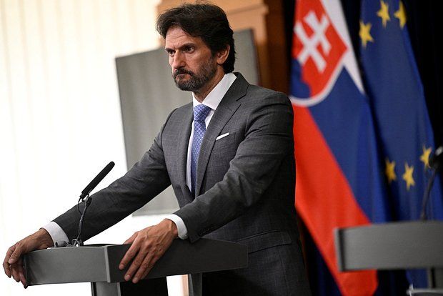 Министр обороны Словакии Калиняк исключил поставку военной помощи Украине