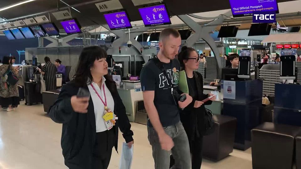 Освобожденная россиянка Дашима Очирнимаева вылетела в Москву из Бангкока, сообщает корреспондент ТАСС из бангкокского аэропорта Суваннапхум