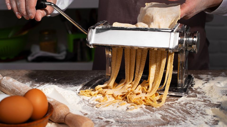 "Люди будут думать о феттучини": итальянцы призывают Мелони спасти пасту от пошлин Трампа