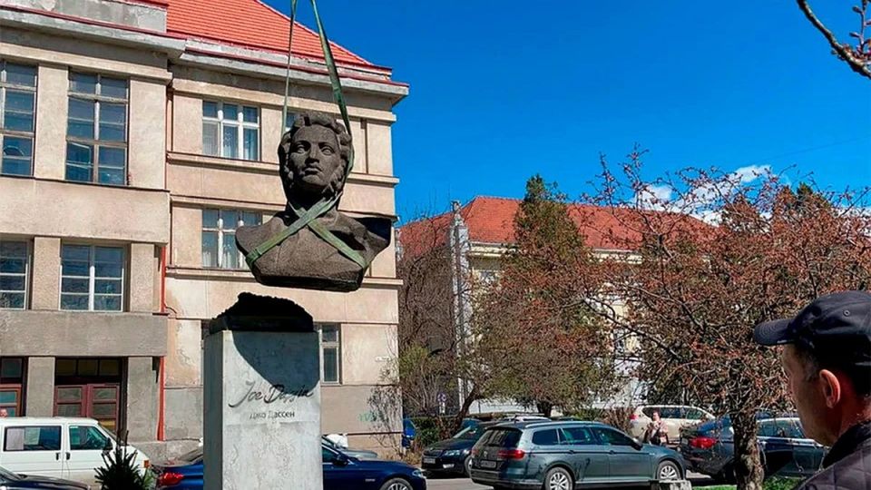 На Украине хотят декоммунизировать все связанные с поэтом Пушкиным объекты