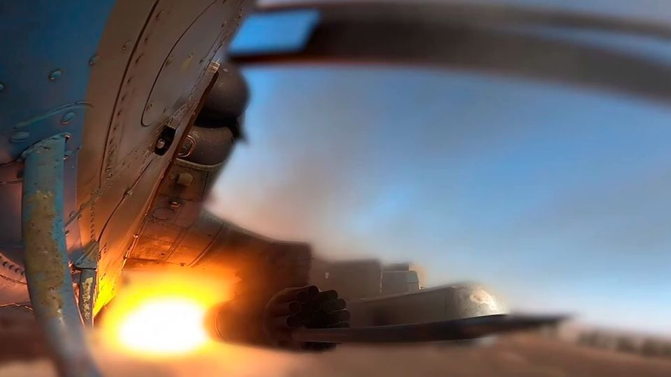 Ка-52М ударил ракетами по прятавшимся в лесополосе боевикам