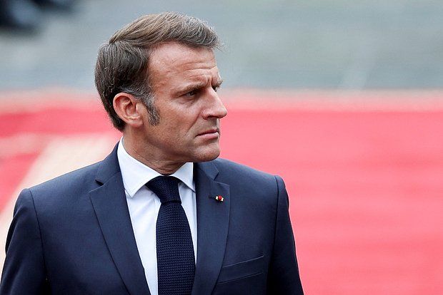 Макрон: Если РФ не захочет садиться за стол переговоров, ей придется заплатить