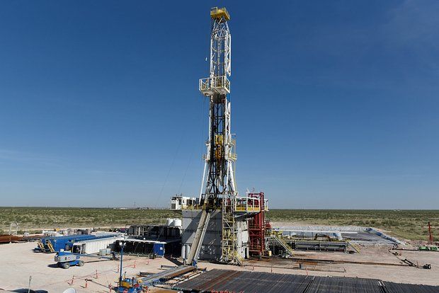 Bloomberg: Киев и Вашингтон обсуждают поставки СПГ на Украину и нефти в Европу