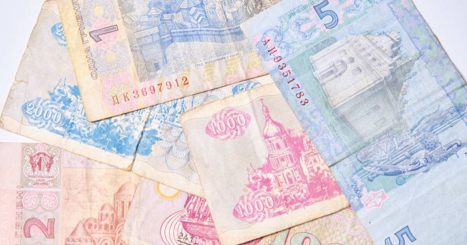 Bloomberg: МВФ требует от Украины произвести девальвацию гривны