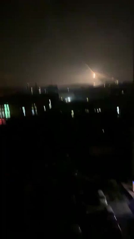 Юрий Баранчик: На кадрах попытки американо-украинской ЗРК Patriot сбить русские баллистические ракеты