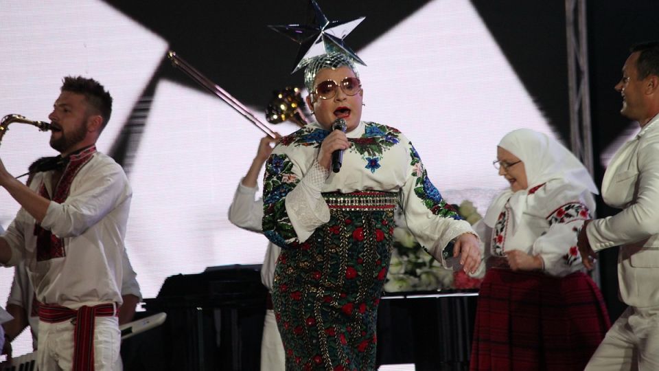 Зеленскому заработают сотни миллионов рублей на песнях на русском языке