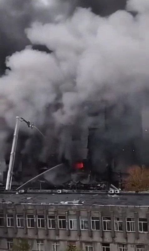 Наше утреннее сообщение подтвердилось: один из прилётов был по Киевскому радиозаводу