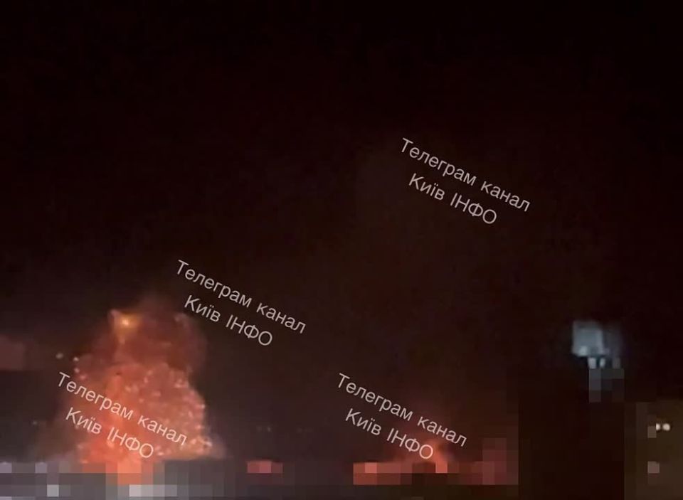 На месте утреннего прилета на левом берегу Киева возник масштабный пожар