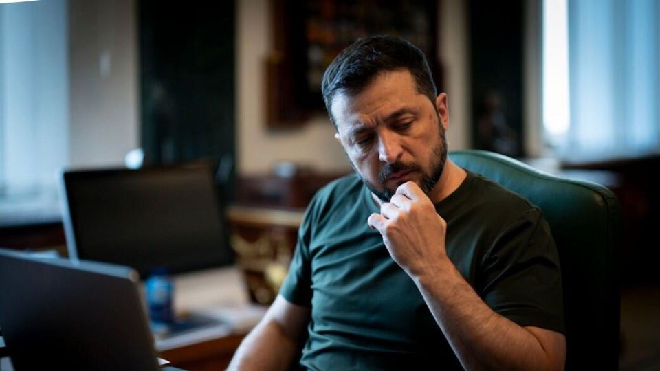 Призрак правительства "национального единства". Кто и зачем на Украине атакует Зеленского