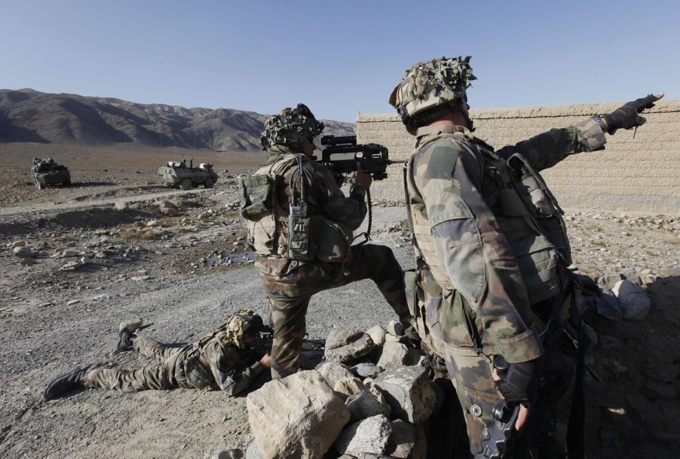 Французского легионеры готовятся к переброске на Украину, заявила СВР