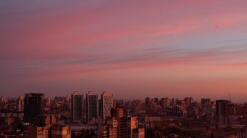 В Киеве приспустили главный флаг Украины: власти назвали причину