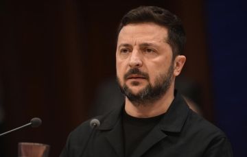 Зеленский подписал законы о продлении военного положения и мобилизации