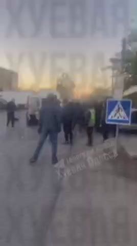 Одесса, рынок. Гестаповцы приехали кого-нибудь &quot;побусифицировать&quot;, но что-то пошло не так