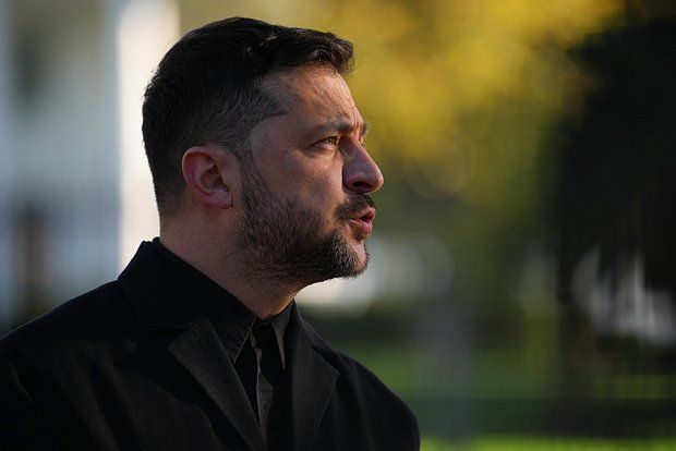 Зеленский продлил военное положение и мобилизацию на Украине до 3 февраля