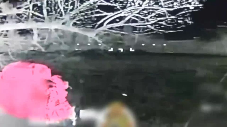 Заявляется как работа FPV-дронов по тем самым спецназовцам ГУР Украины, высадившимся с вертолета UH-60A Black Hawk на западной окраине Покровска