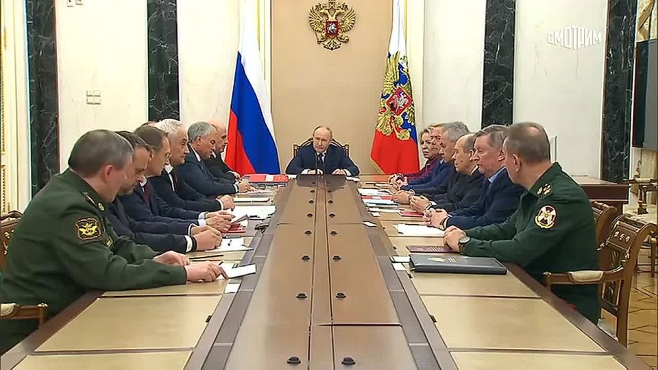 Два майора: Начальник Генштаба Герасимов: