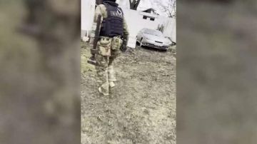 ФСБ показала видео задержания передавшего Украине данные об участниках СВО