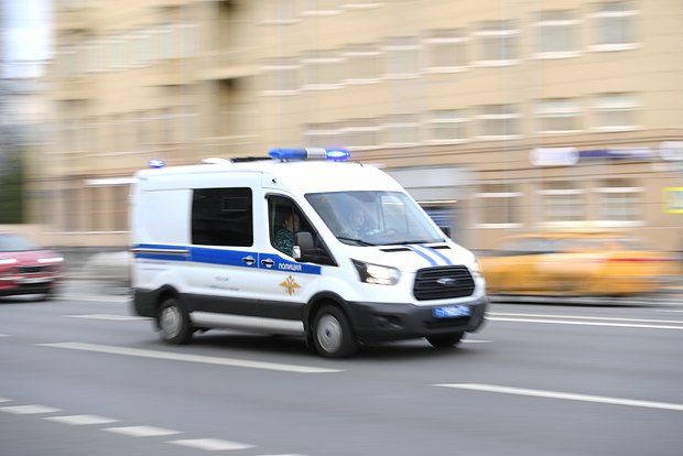 В Липецке подростки забросали людей стульями с крыши заброшенного завода Roshen