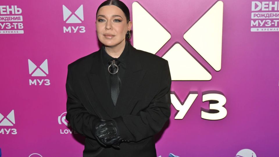 О Борисполе больше не поёт. Куда исчезла певица Ёлка