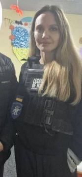 Константинов призвал Джоли посетить "Аллею ангелов" в Донецке