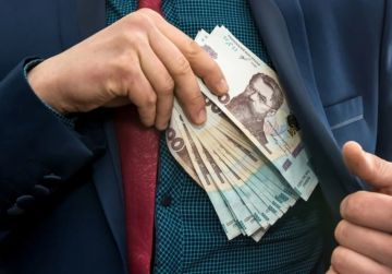 Когда чиновники бедствуют на 100 тысяч в месяц