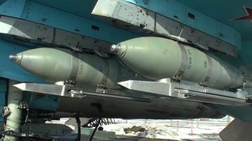 ВКС РФ вновь отработали управляемыми авиабомбами по целям в оккупированной части ДНР. Другие новости часа