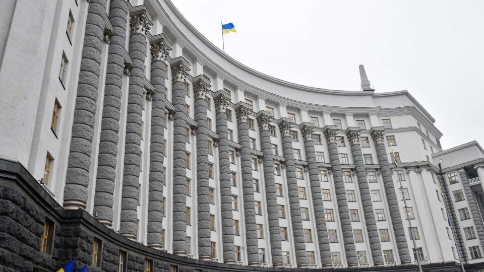 Порошенко* инициирует отставку кабмина Украины – кто за этим стоит