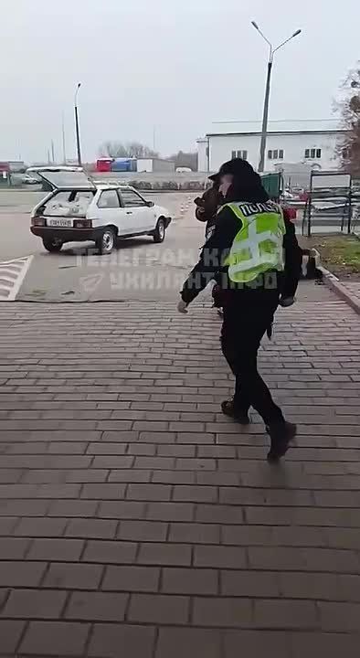 Кадры &quot;добровольной&quot; мобилизации в Белой Церкви