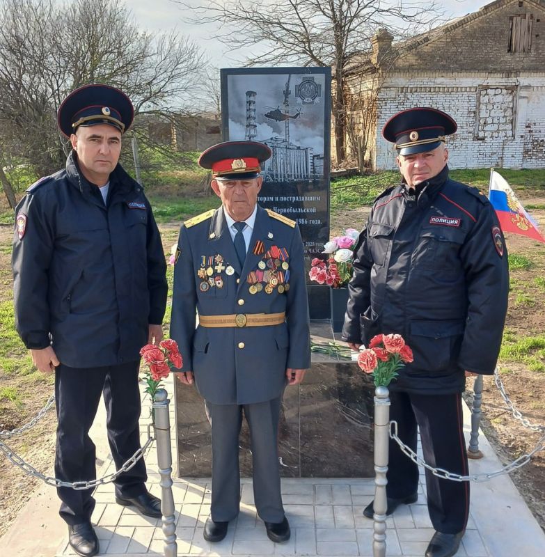 Транспортные полицейские Крыма почтили память сотрудников органов внутренних дел, погибших при выполнении служебных обязанностей