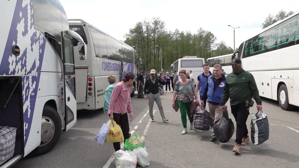 На Украине их объявили изменниками за преданность России. А в России они никому не нужны