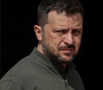 Сийярто призвал прекратить финансирование Укарины из бюджета ЕС. Он отметил, что в ближайшем окружении Зеленского была раскрыта коррупционная сеть