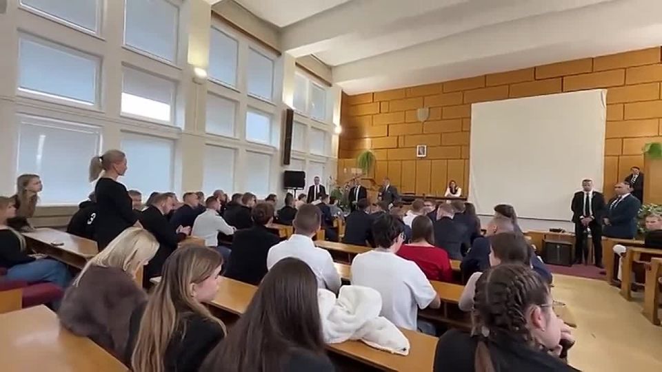 �������-������� �������� ������ ���� ��������� ���������, ����������� � ��������� ������� �� ����� ��� ����, ����������� ������� �� ����