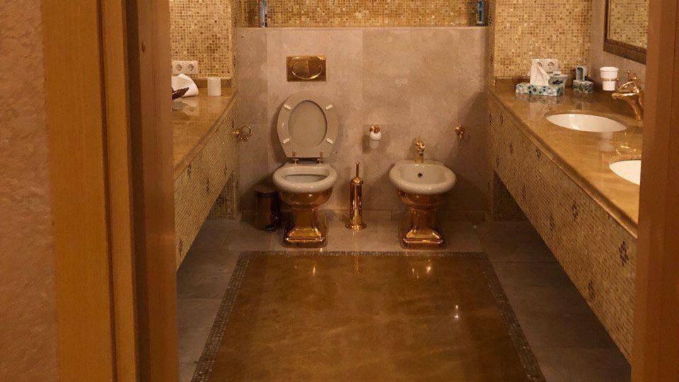 Маленький Майдан из-за большой коррупции или удар золотым унитазом по Зеленскому. Итоги 15 ноября