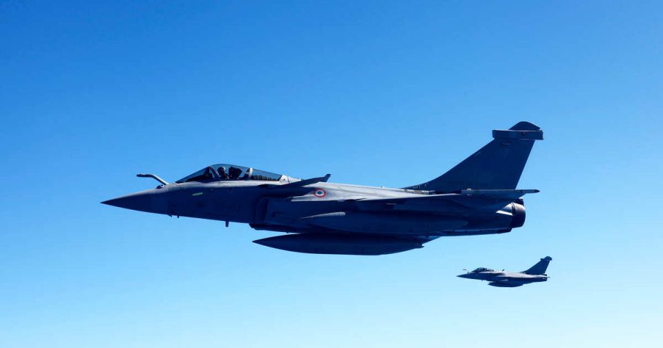 Филиппо: Макрон может пообещать Зеленскому самолеты Rafale