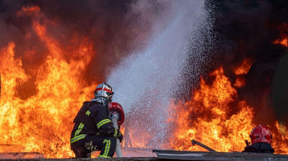 Из-за пожара под Одессой эвакуируют жителей приграничных румынских сел
