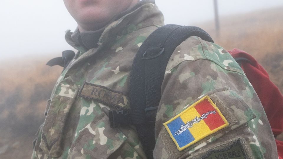 В Румынии эвакуируют село на границе с Украиной из-за пожара на танкере