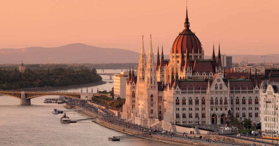 Сийярто: слова Зеленского о нефти из РФ - атака на суверенитет Венгрии