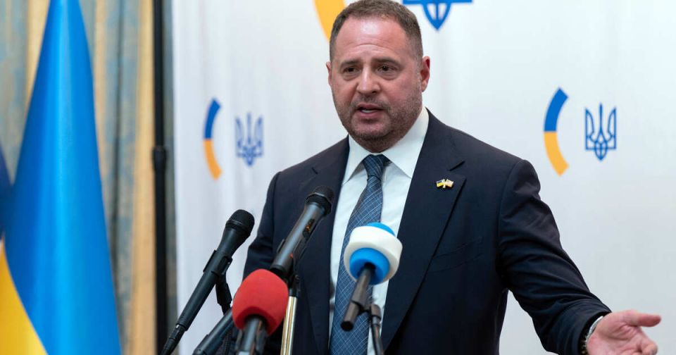 Две украинские партии потребовали отставки Ермака