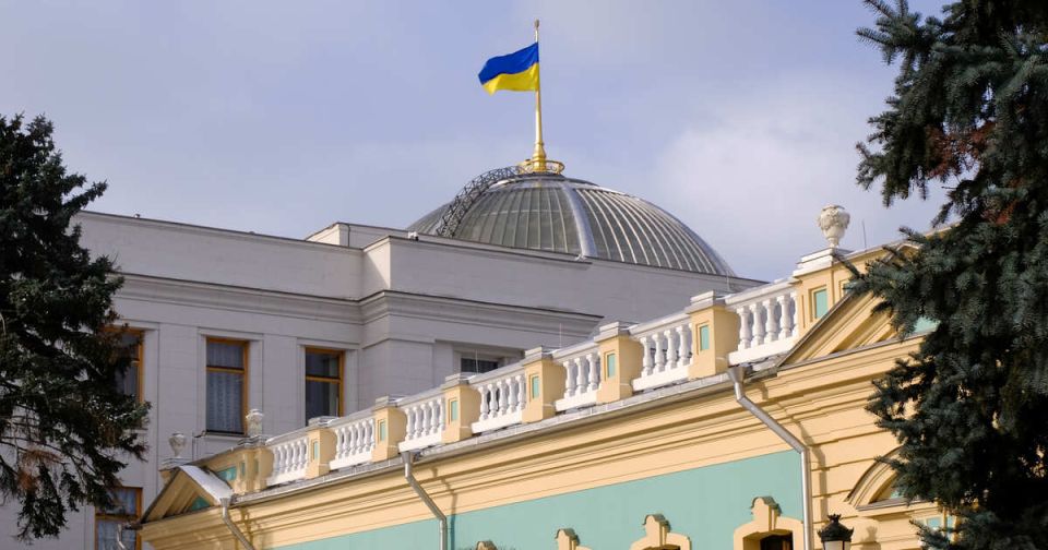 Бунт против Зеленского: в Раде требуют отставки правительства Украины