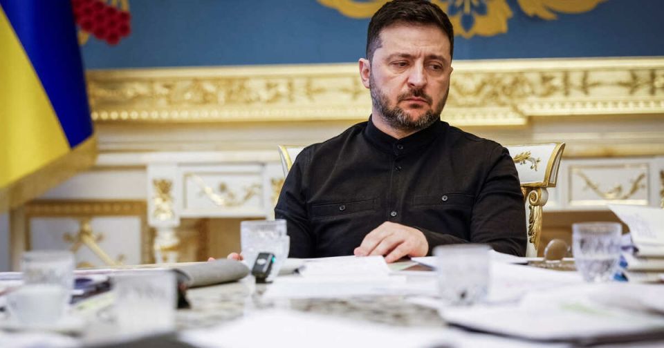 WSJ: Зеленский может потерять власть из-за коррупционного скандала на Украине