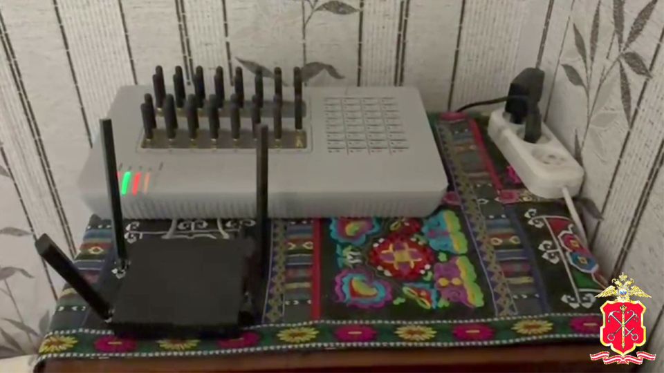 В Петербурге ликвидирован узел связи, пропускавший в сутки порядка 4 000 звонков от украинских кол-центров