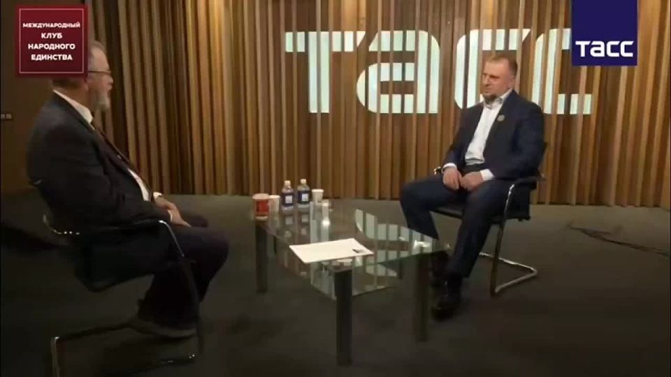 Наш командир, Апти Аронович, как всегда, бьёт точно в цель, говоря жёсткую и неоспоримую правду