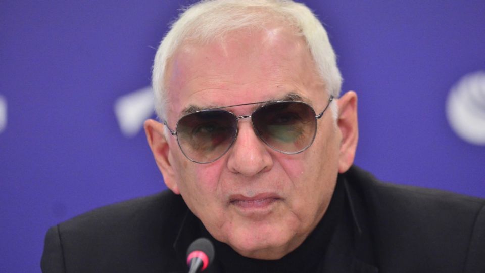      : &quot;,  .   &quot;