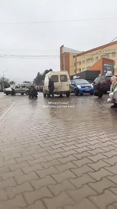 ,       : &quot; &quot;&quot;   &quot;