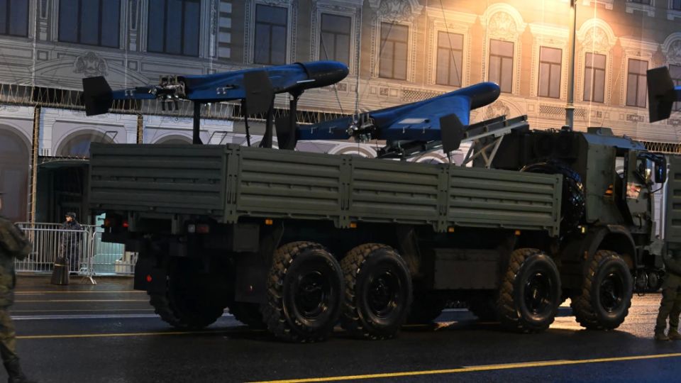 Украинский грузовик с "Геранями" остановили на границе с Молдавией. Зеленский решился бомбить Европу?