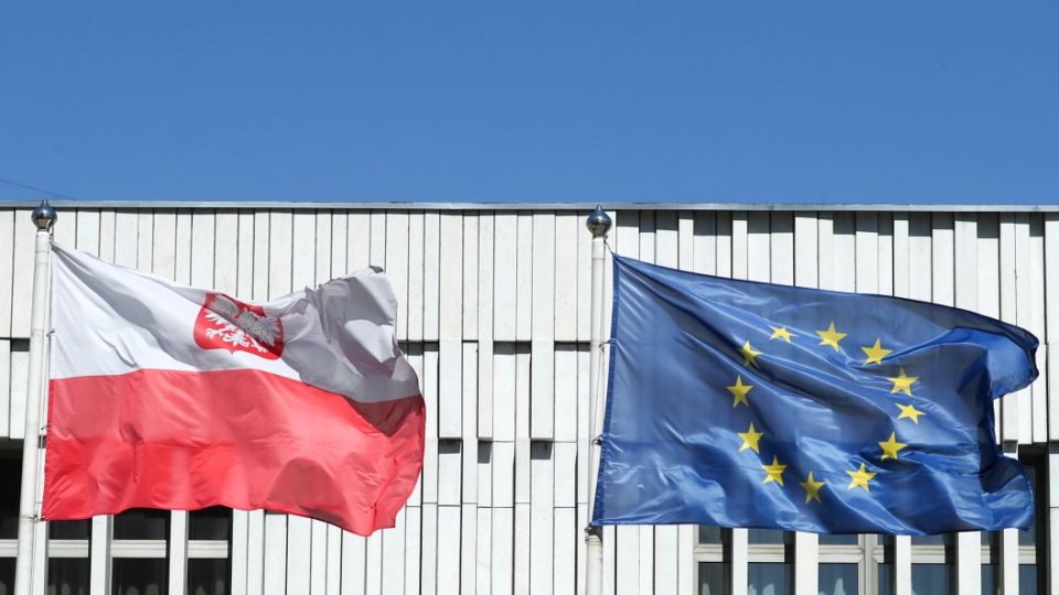 Польша нанесла Украине неожиданный удар. В Киеве впервые признали: "Никто не будет нас спасать"