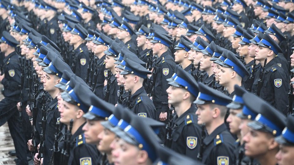 На Украине указали на невозможность содержания более 600 тысяч солдат