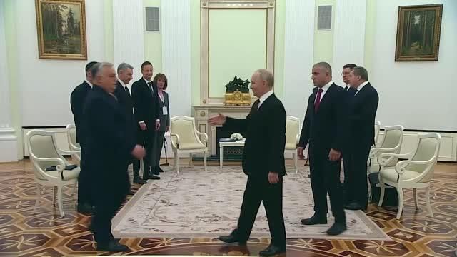 Путин начал переговоры с Орбаном в Кремле